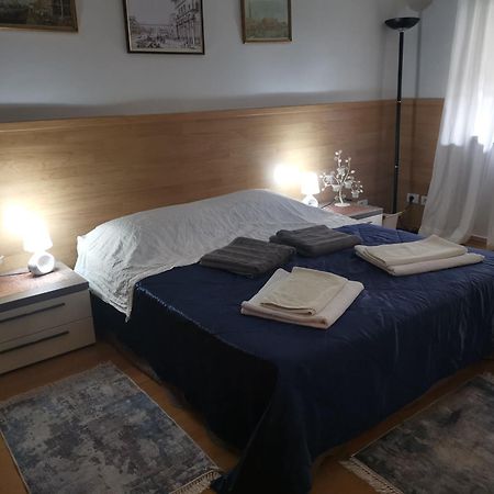 Downtown Authentic Apartment Tirana Myslym Shyri エクステリア 写真
