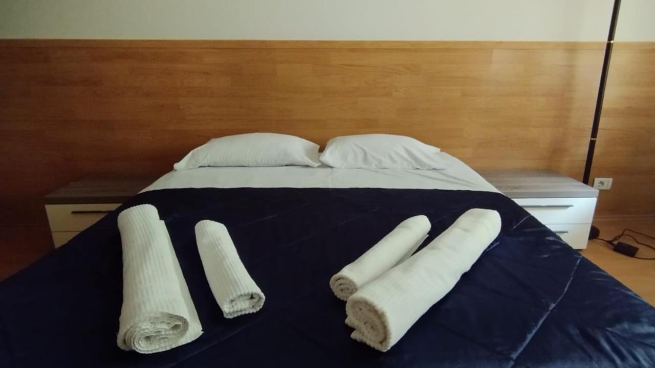 Downtown Authentic Apartment Tirana Myslym Shyri エクステリア 写真